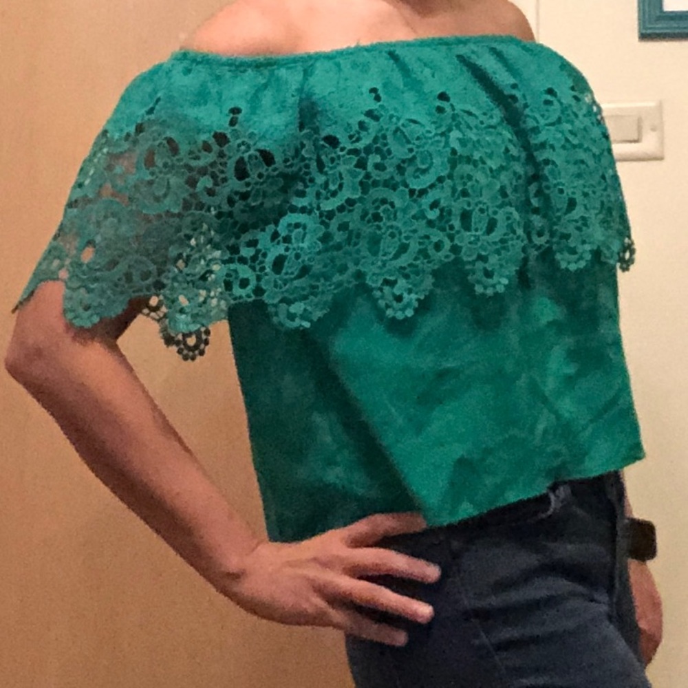 Off the shoulder Kelley green ruffle top, Size M - Picture 7 of 7